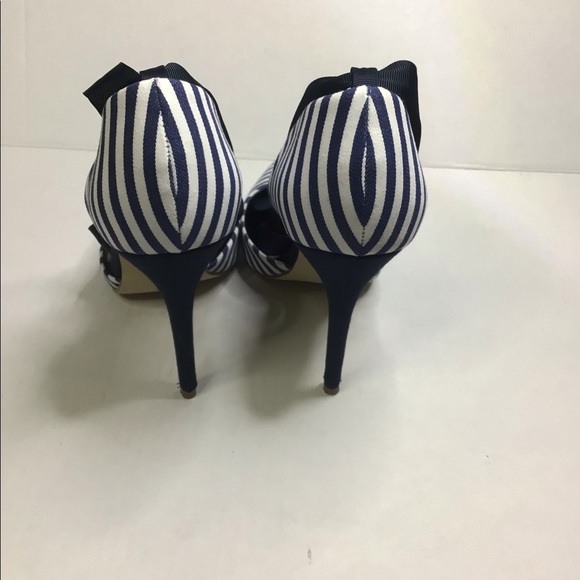 Shoe Dazzle blue/white Alexandria wrap high heels. - Picture 6 of 7
